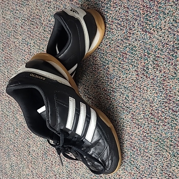 RARE Adidas Davicto IV Black Leather White Gum  Mens Indoor Shoe - Picture 1 of 8